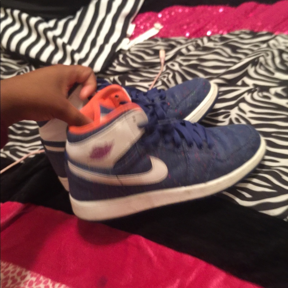 Shoes - Picture 2 of 4